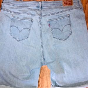 Levi’s Classic Bermuda Shorts